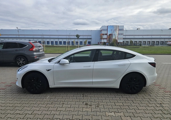Tesla Model 3 cena 119000 przebieg: 63000, rok produkcji 2020 z Ostrów Wielkopolski małe 92